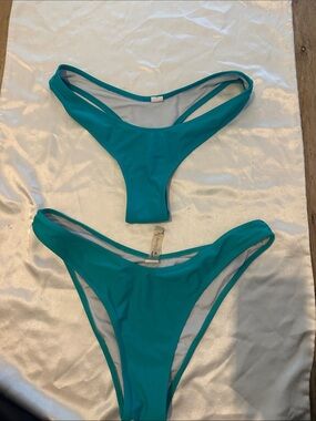 Cupshe Teal Bikini Bottoms - Vibrant Two-Piece Swim Set